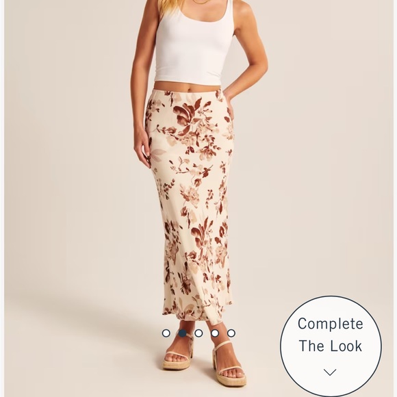 Black skirt - Picture 1 of 3